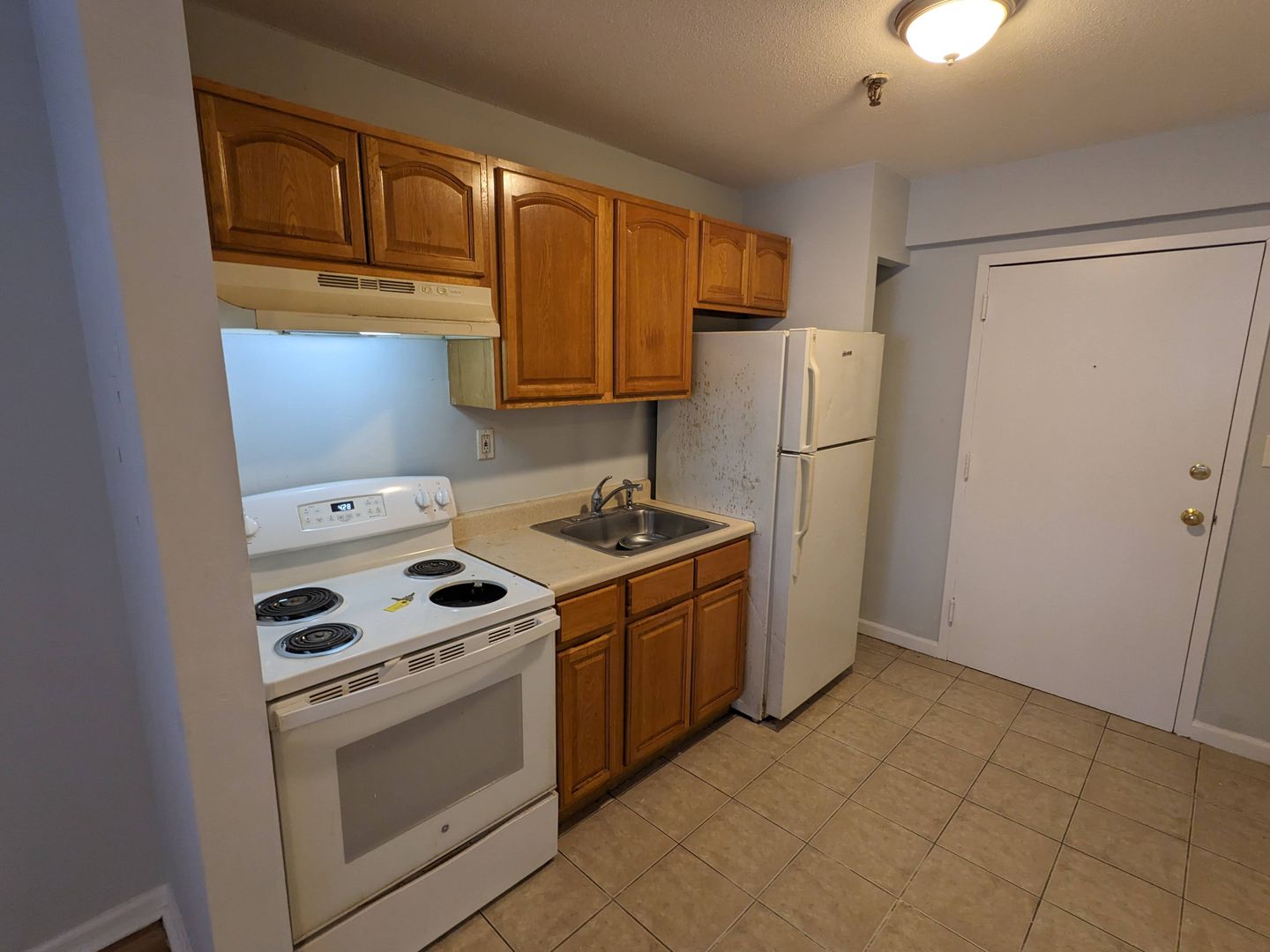 Ansonia Apartment: 15 West Main St