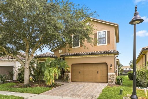 Stunning Home in Eagle Creek – photo 1