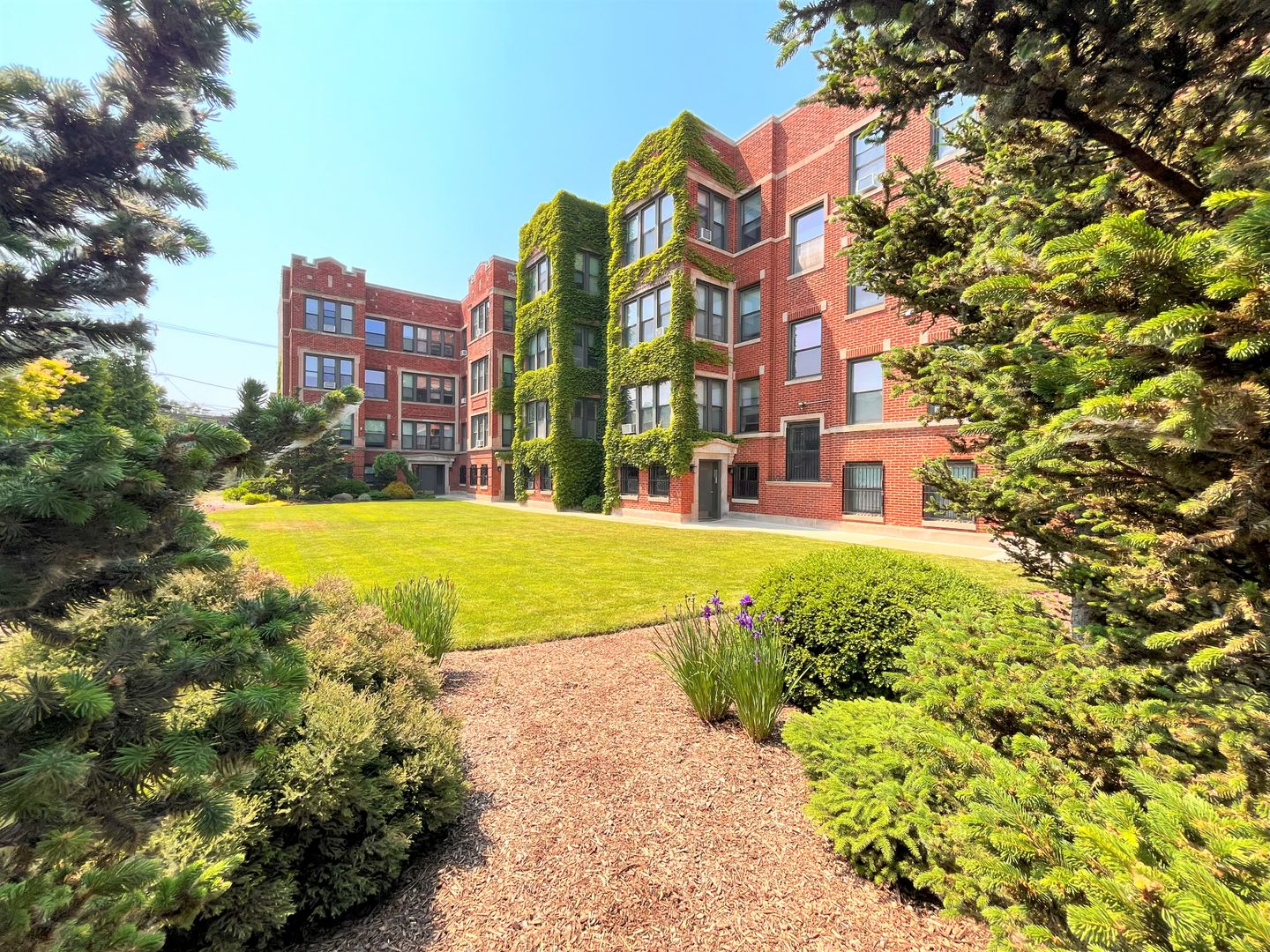 Chicago Apartment: 4840-46 S. Indiana Ave.