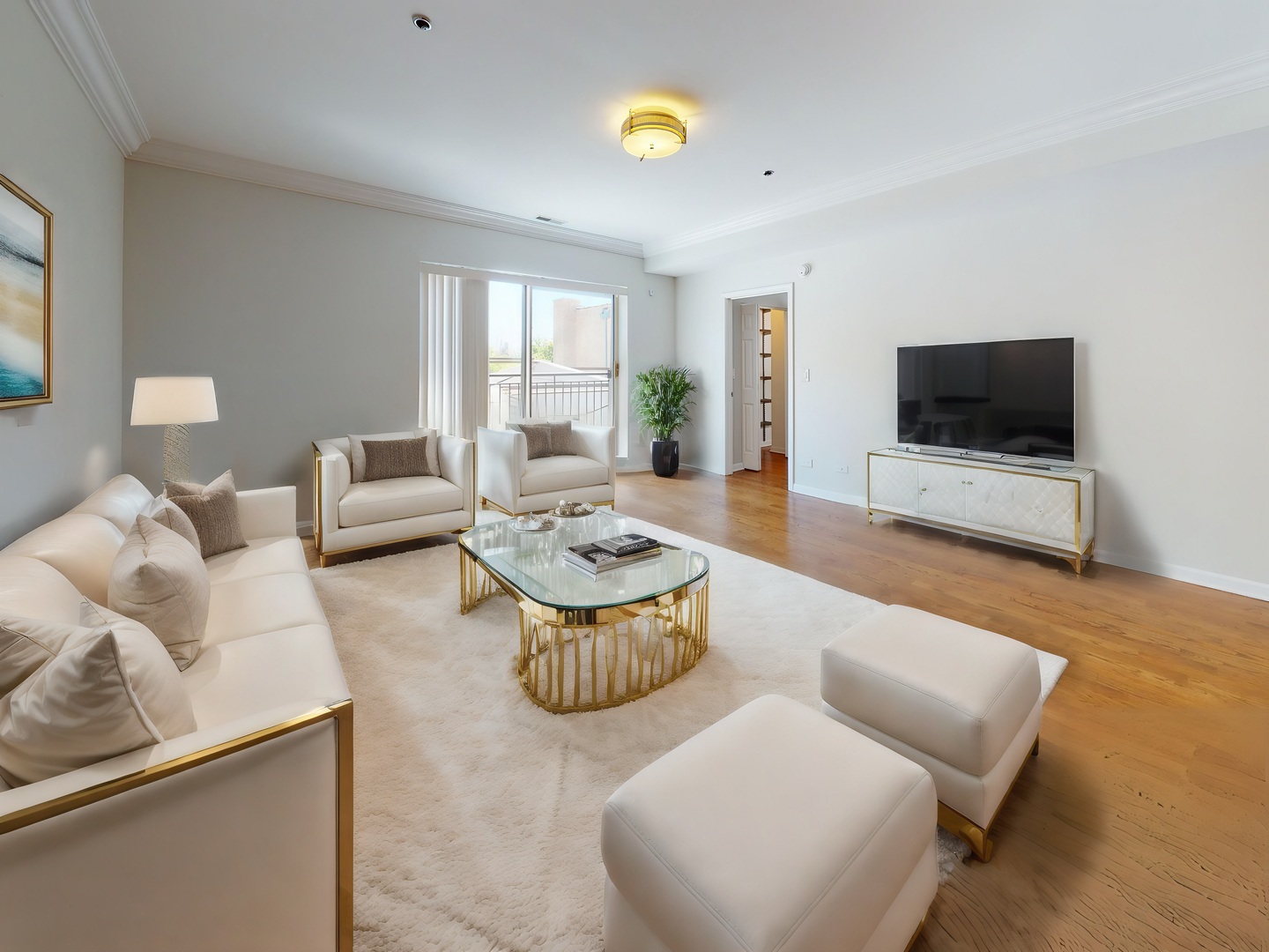 Chicago Apartment: 405 E Oakwood Blvd