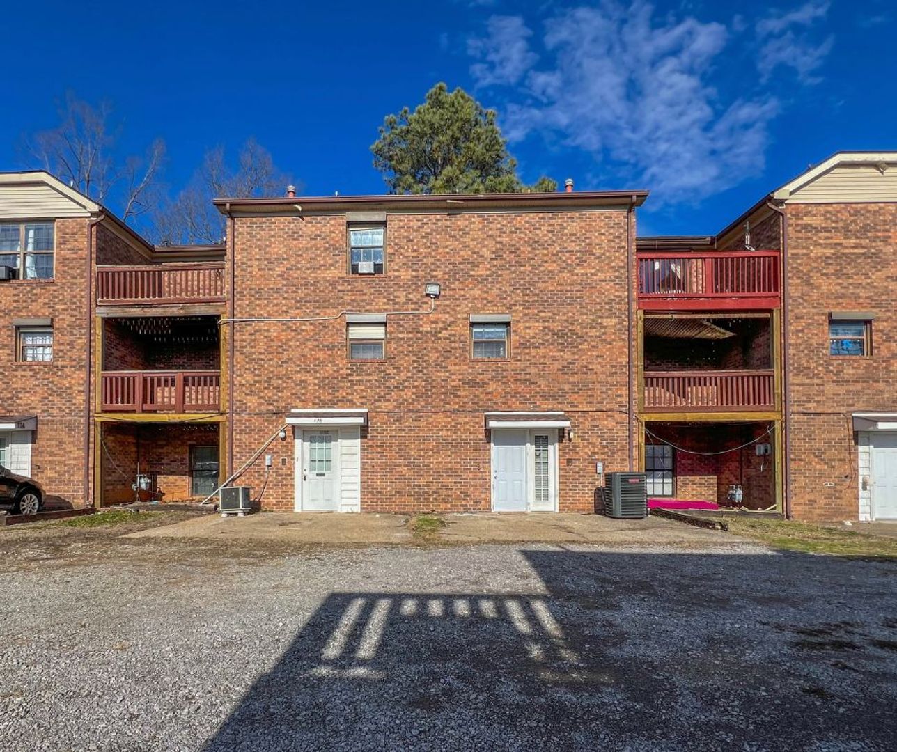 Clarksville Apartment: Condor Court