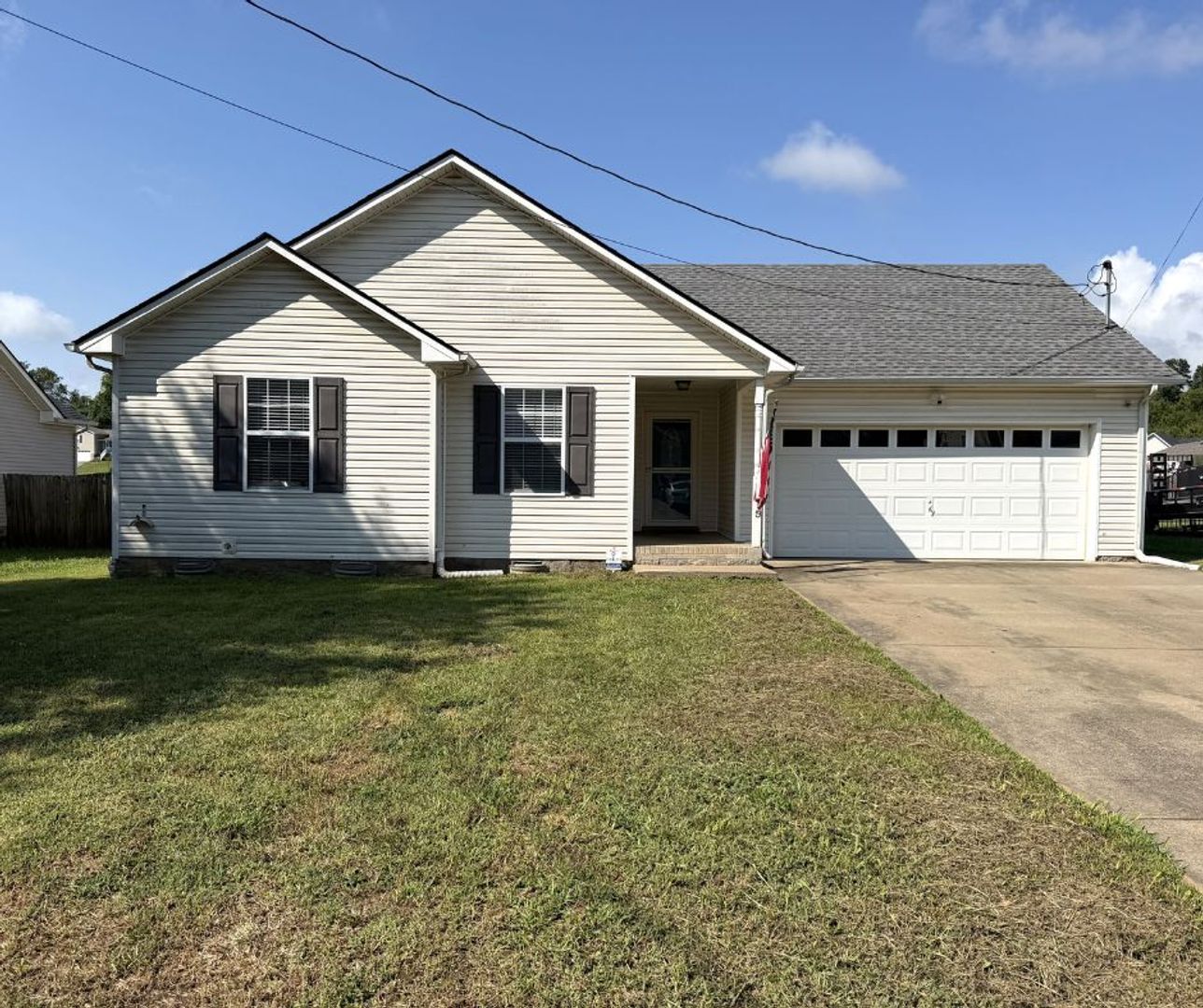 Oak Grove House: 215 Grant Avenue