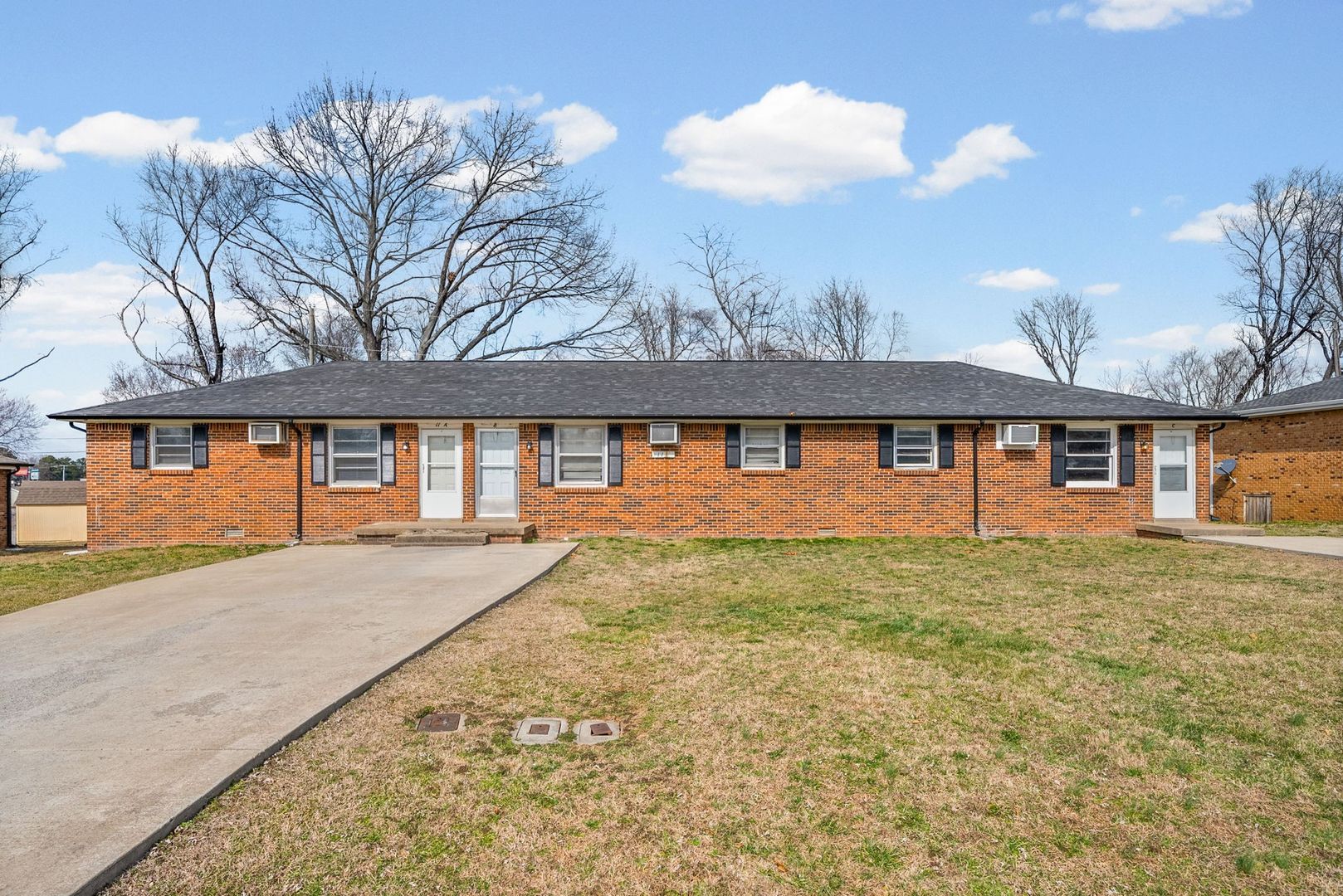 Clarksville Apartment: 111 Tandy Drive
