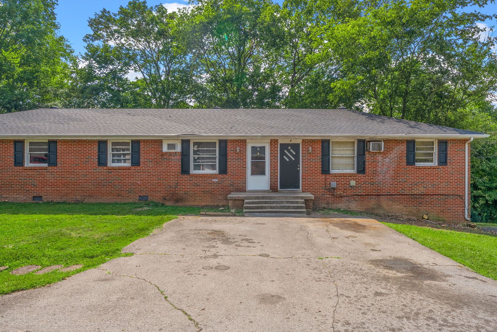 Clarksville Apartment: 432 Circle Drive