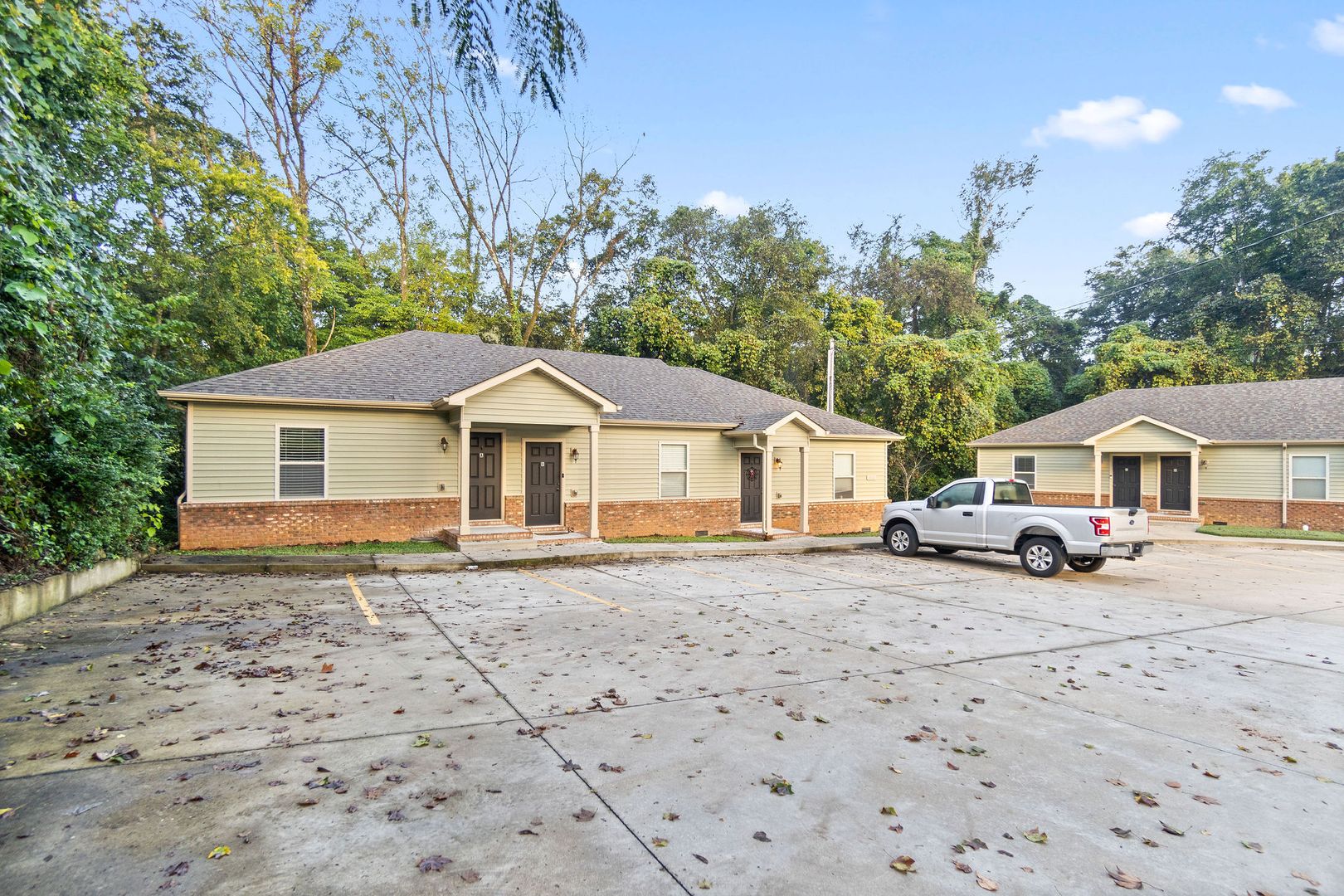 Clarksville Apartment: 800 Martin St