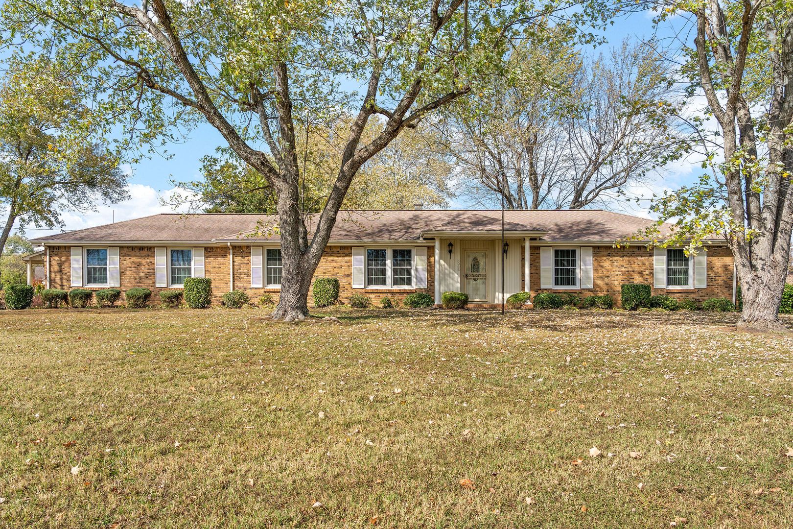 Clarksville House: 3065 Westchester Drive
