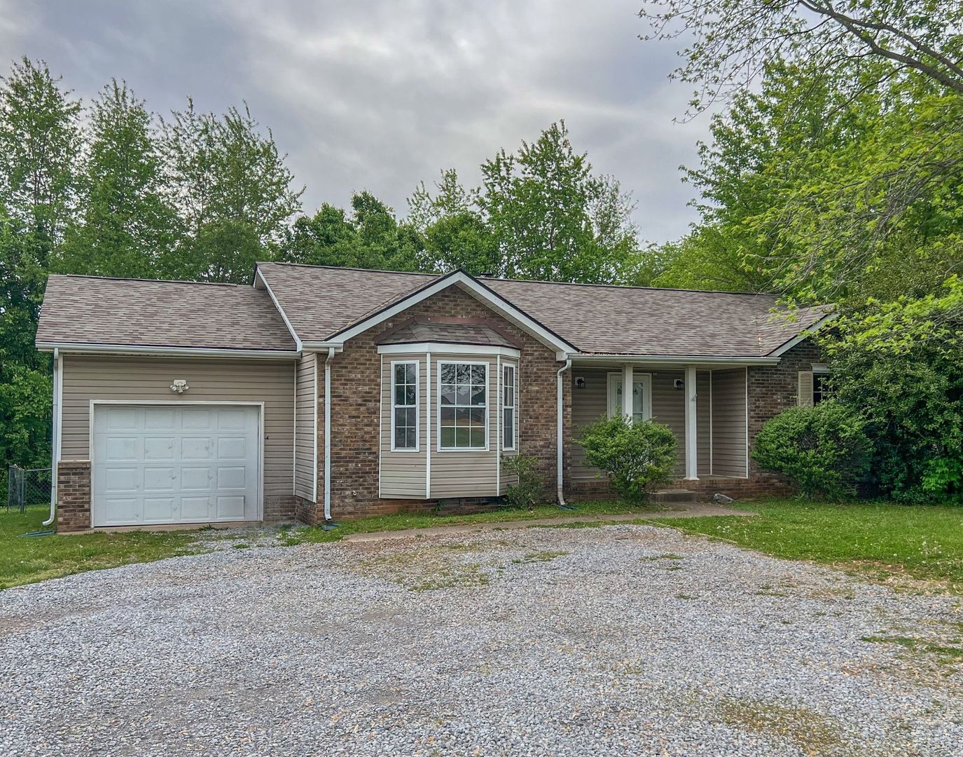 Clarksville House: 3816 Trenton Rd