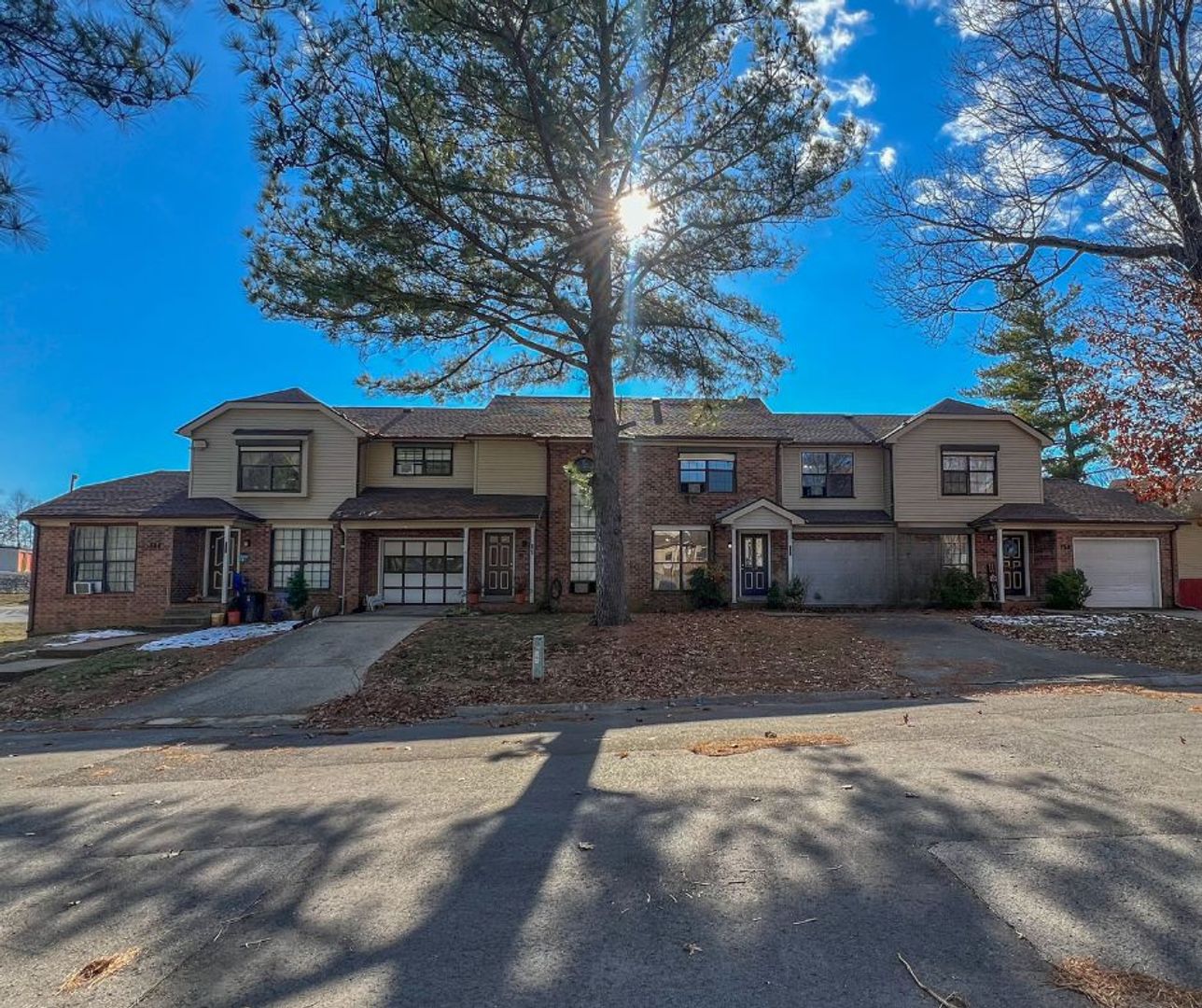 Clarksville Apartment: Condor Court