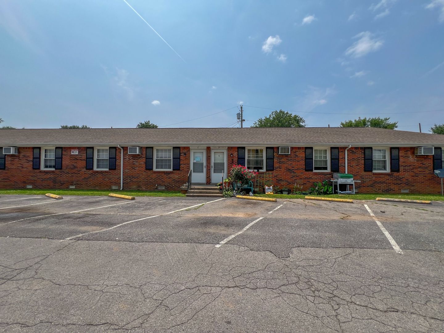Clarksville Apartment: 707 Power Street