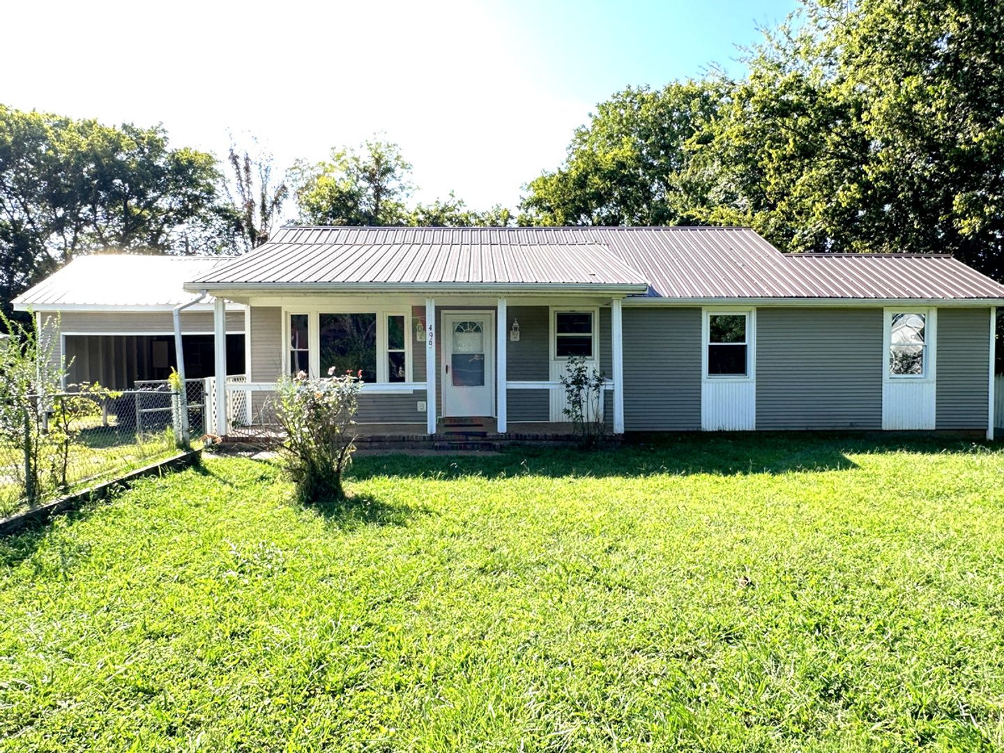 Clarksville House: 496 Louisiana Ave