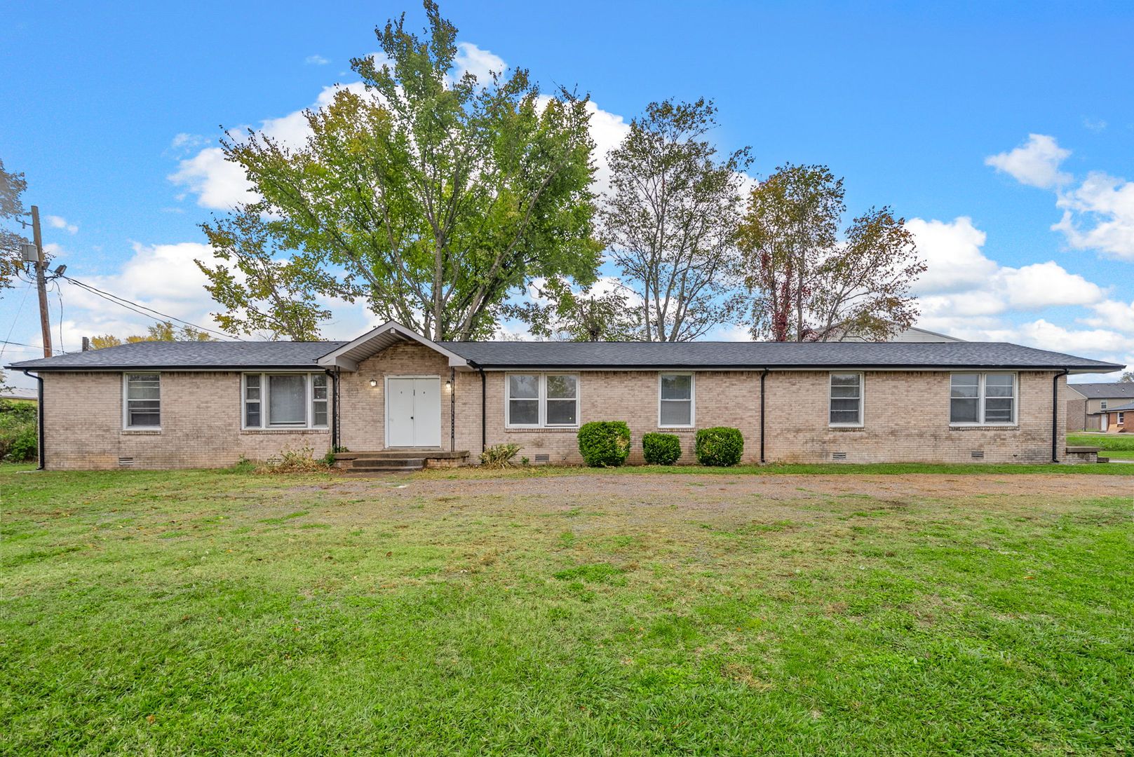 Clarksville Apartment: 125 Tandy Drive