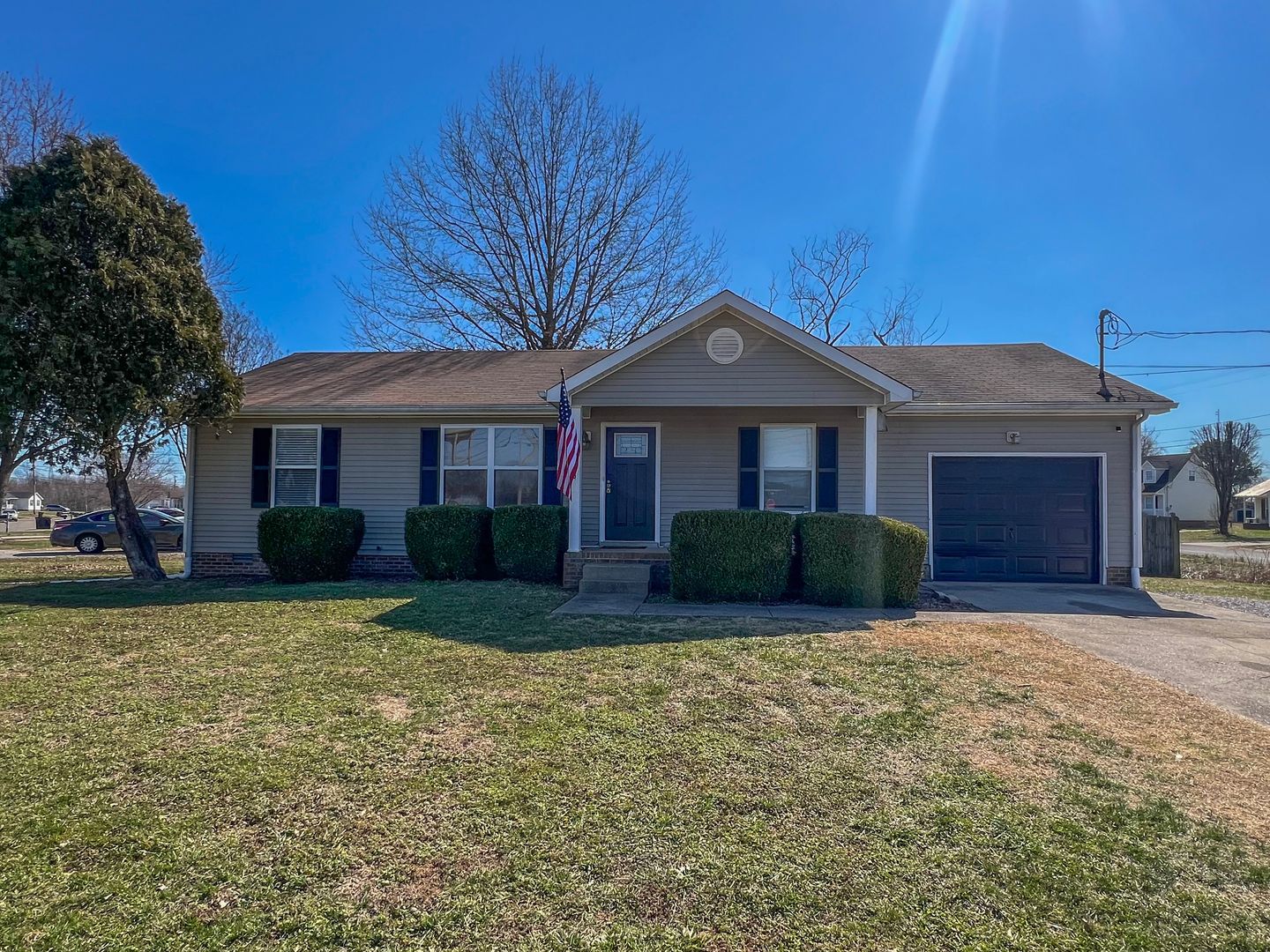 Oak Grove House: 246 Waterford Drive