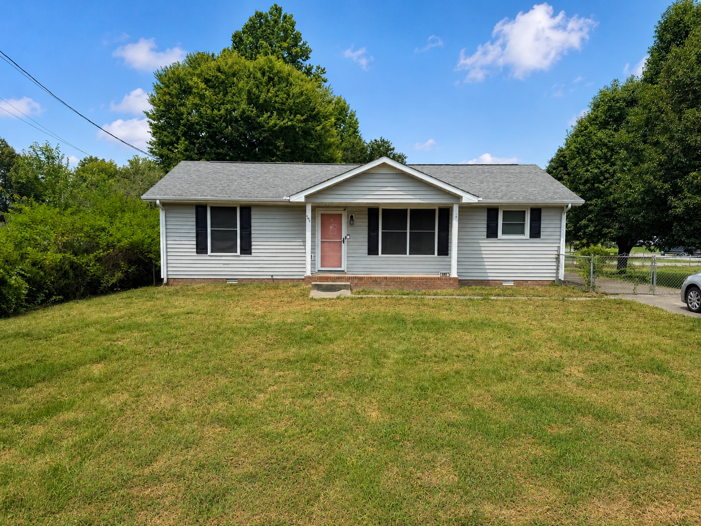 Clarksville House: 606 Joshua Drive