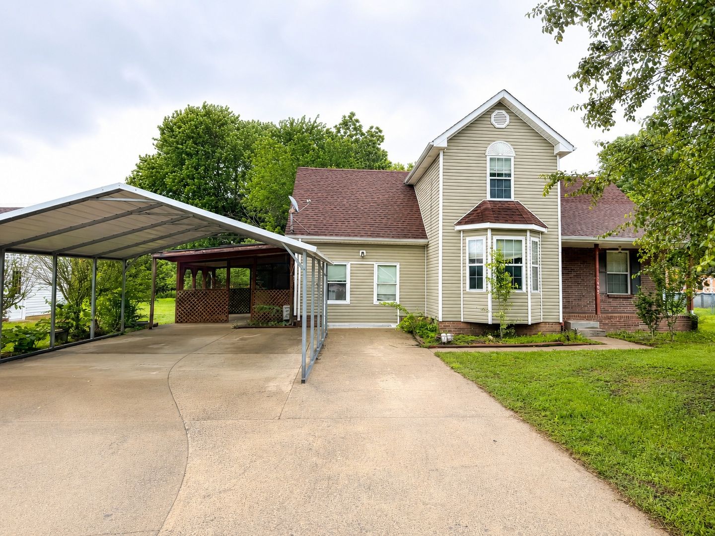 Clarksville House: 409 Kelsey Drive