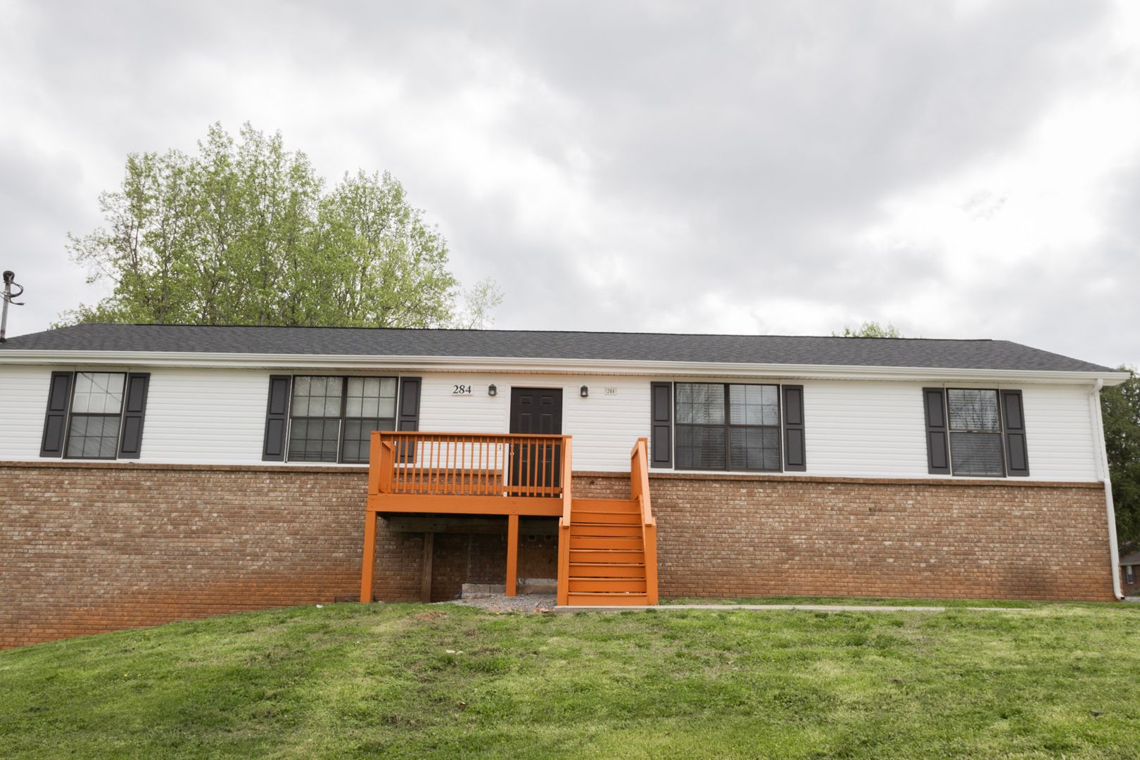 Clarksville Apartment: 284 Rue Le Mans Drive