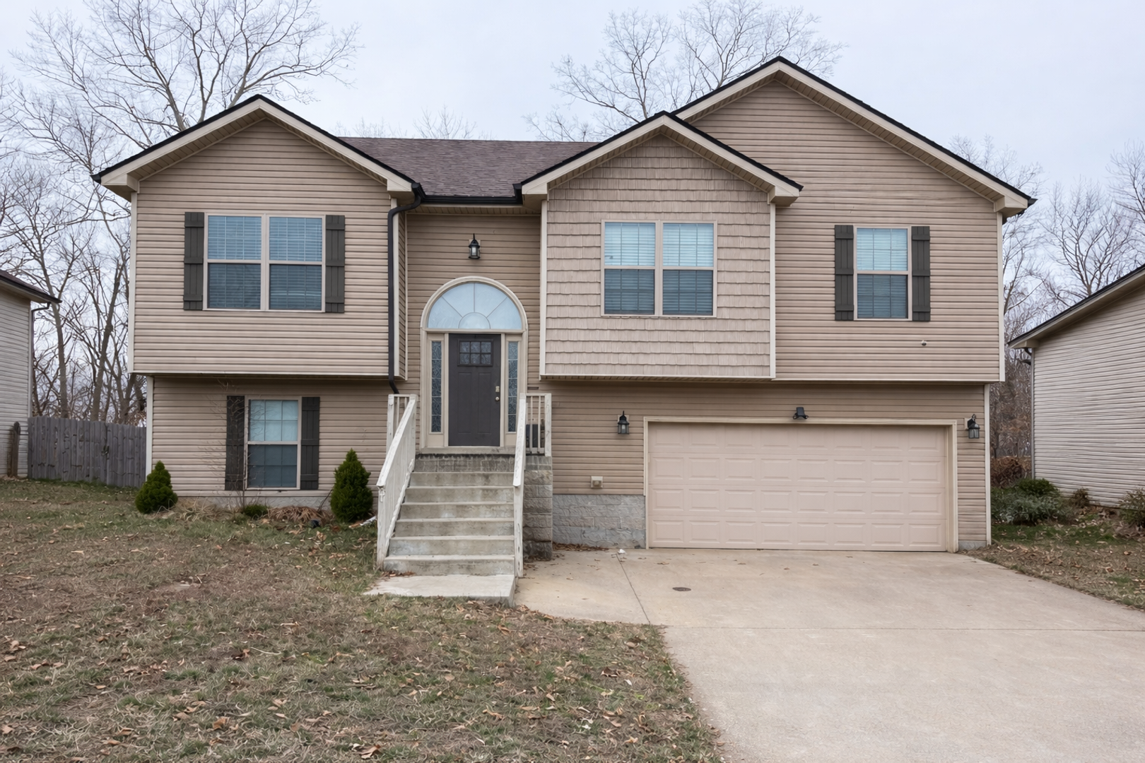 Clarksville House: 1648 Parkside Drive