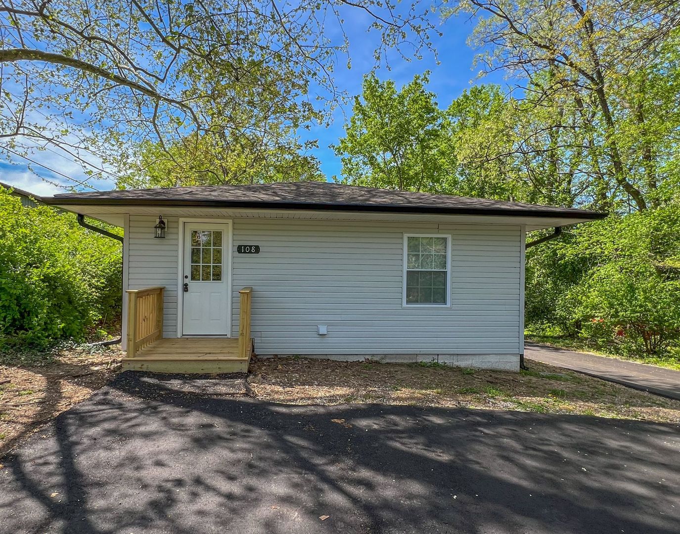 Clarksville House: 108 Wilson Court