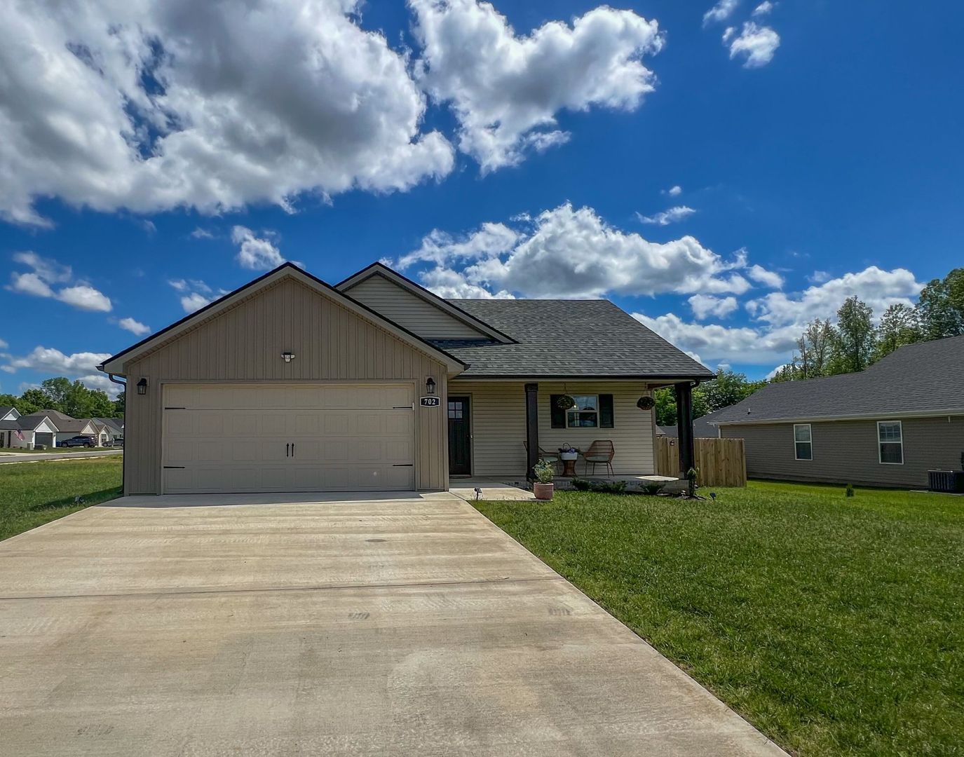 Clarksville House: 702 Gleason Drive