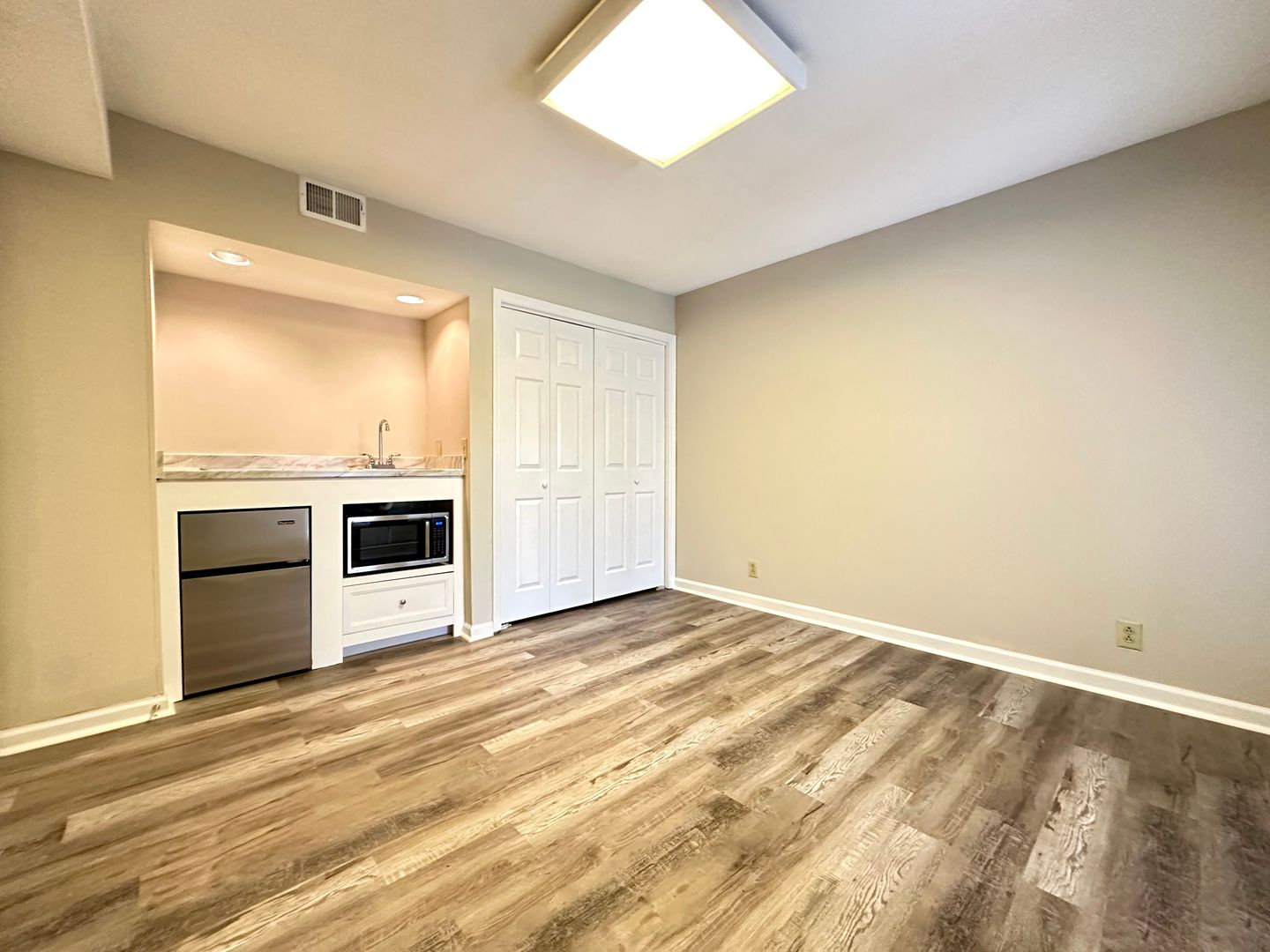 Clarksville Apartment: Condor Court