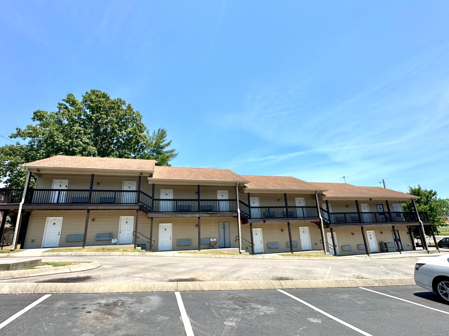 Clarksville Apartment: Condor Court