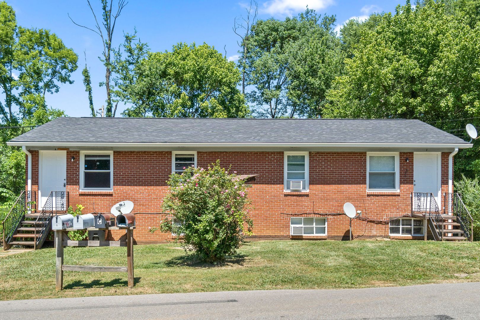 Clarksville Apartment: 427 Circle Drive