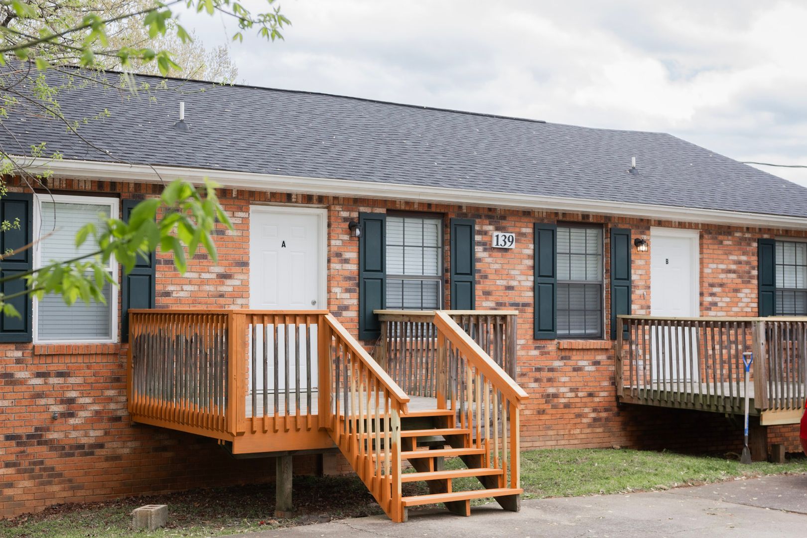 Clarksville Apartment: 139 Darlene Drive - F