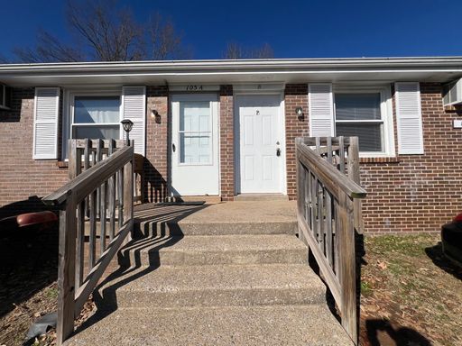 Move-In Specials Available! Cozy 2-Bedroom Tri-Plex! – photo 1