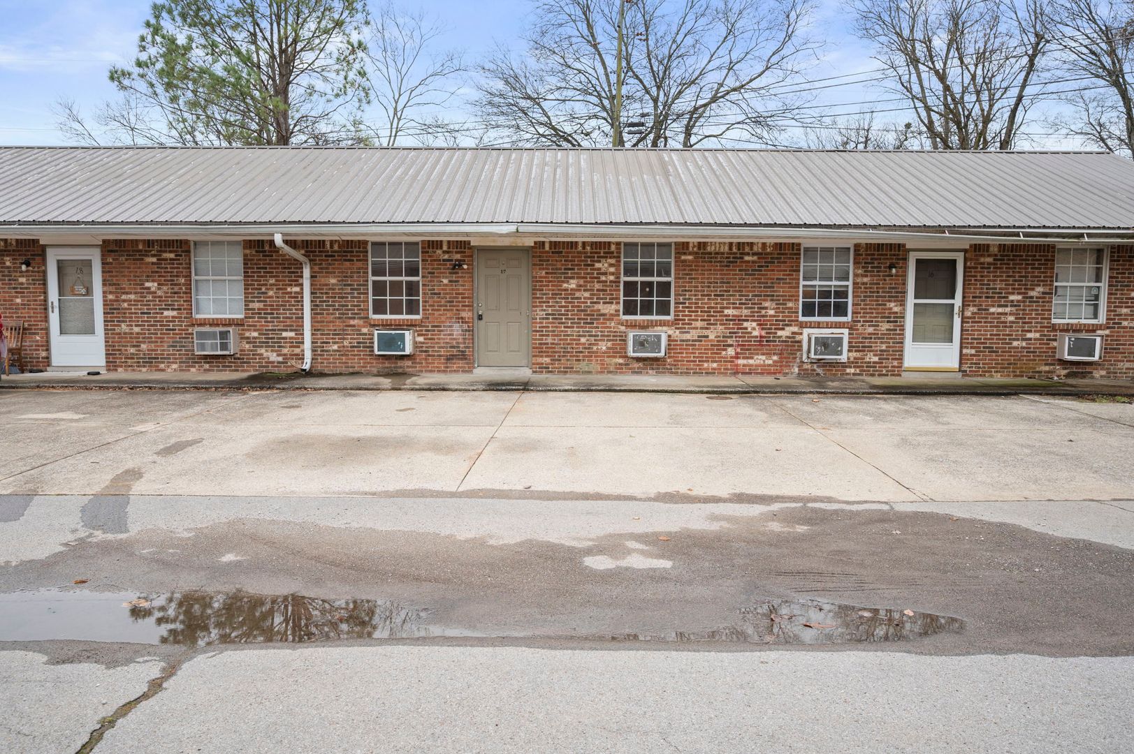 Clarksville Apartment: 101 Walnut Street