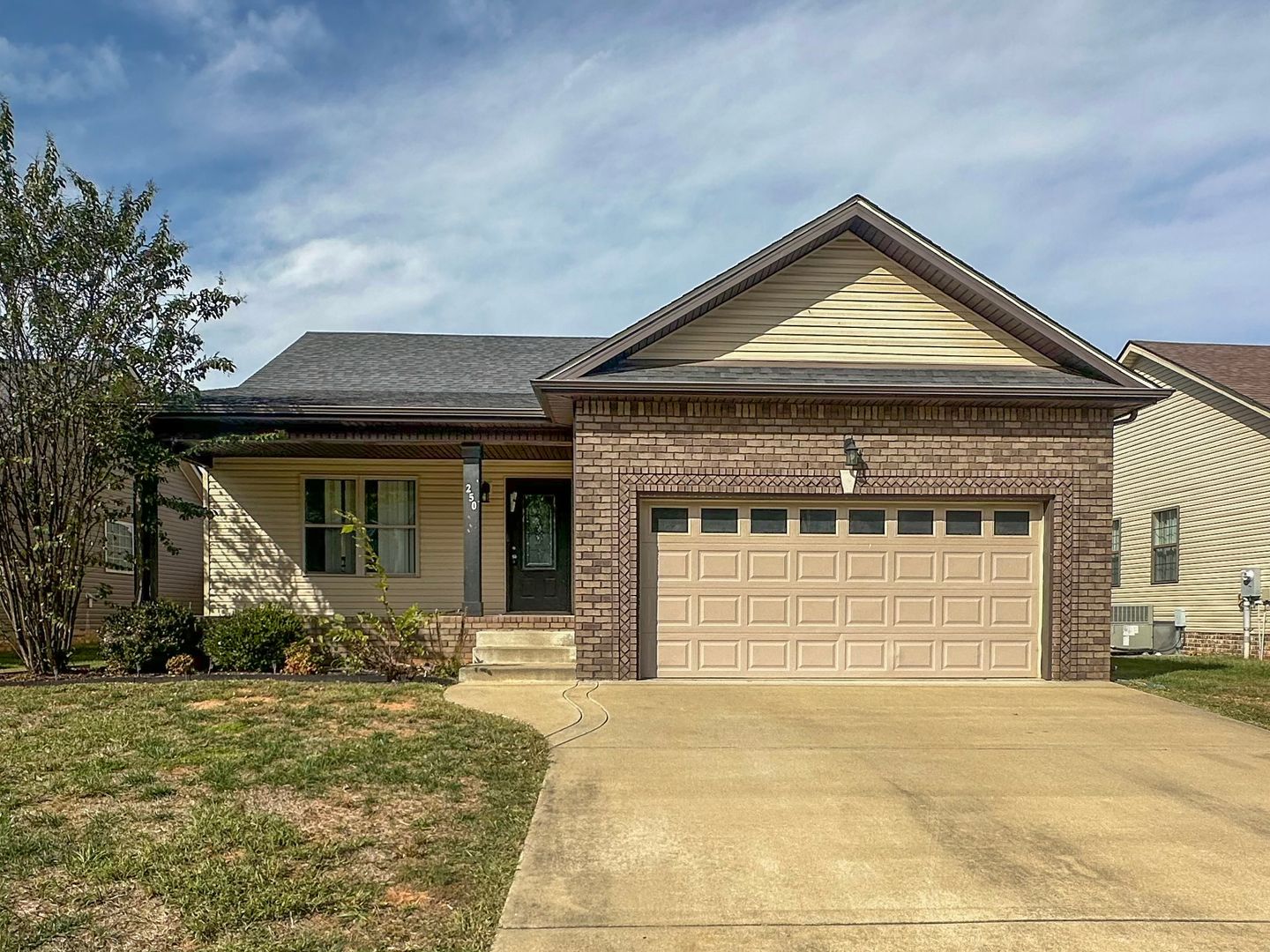 Oak Grove House: 250 Azalea Drive