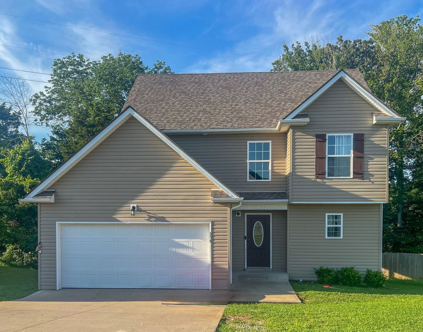 Clarksville House: 358 Chalet Cir