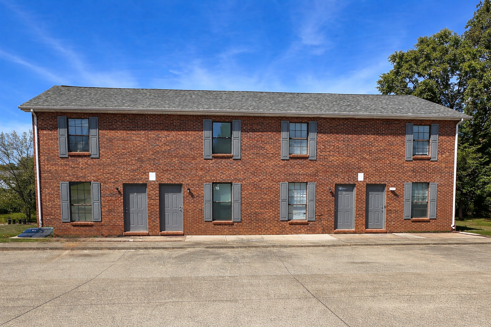 Clarksville Apartment: 1521 West Knollwood Circle