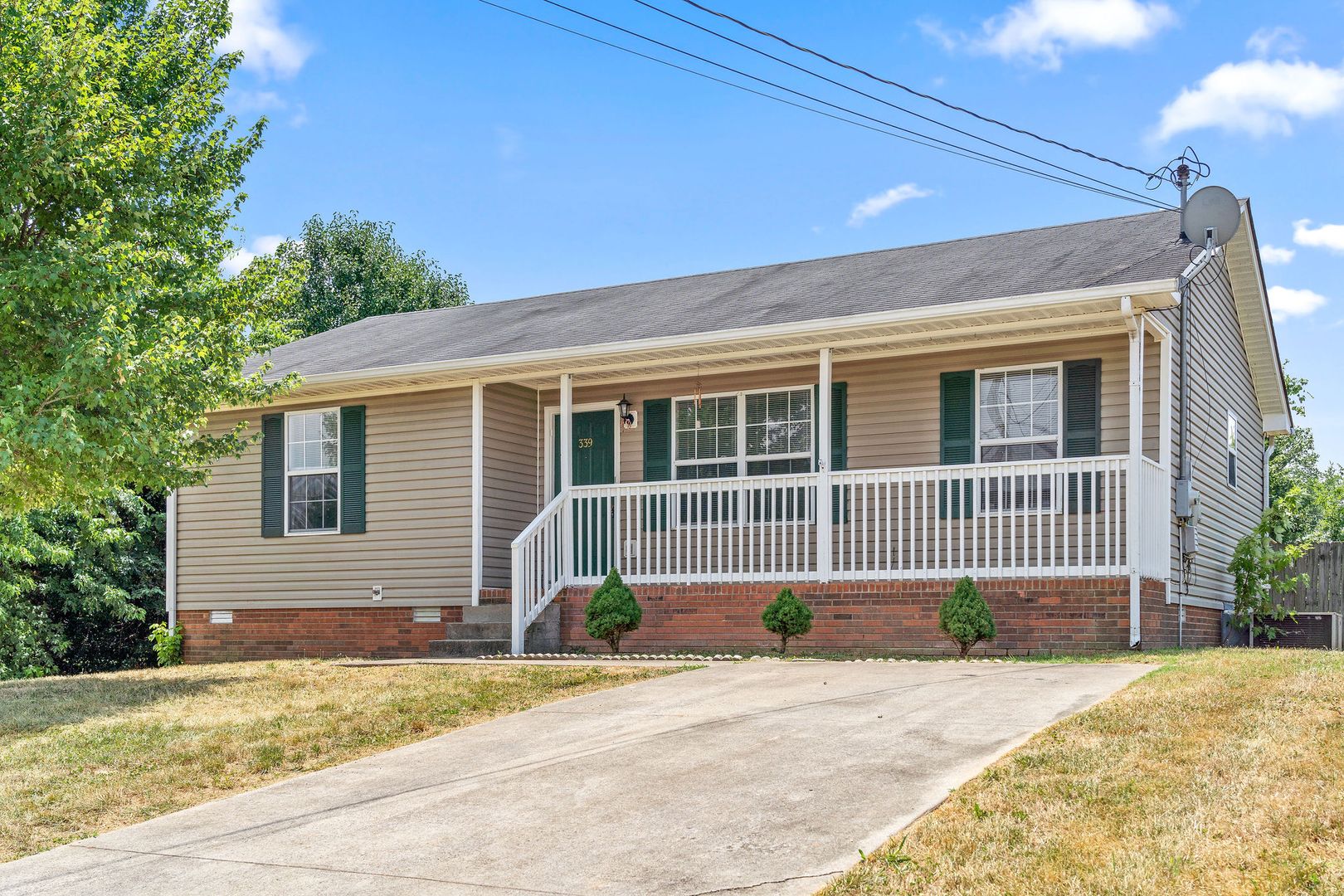 Oak Grove House: 339 Pioneer Dr