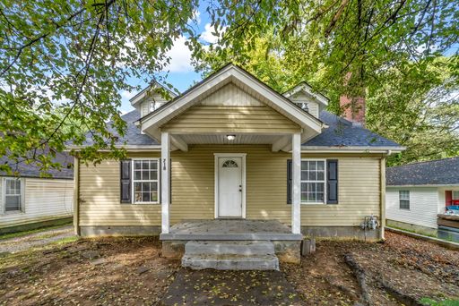 Remodeled Tri-Plex! Downtown Charm and Pet Friendly! – photo 1