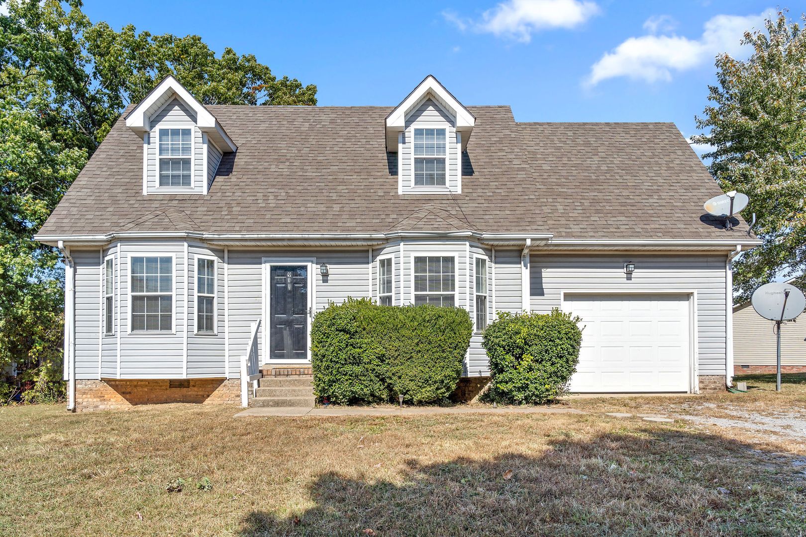 Oak Grove House: 911 Van Buren Ave