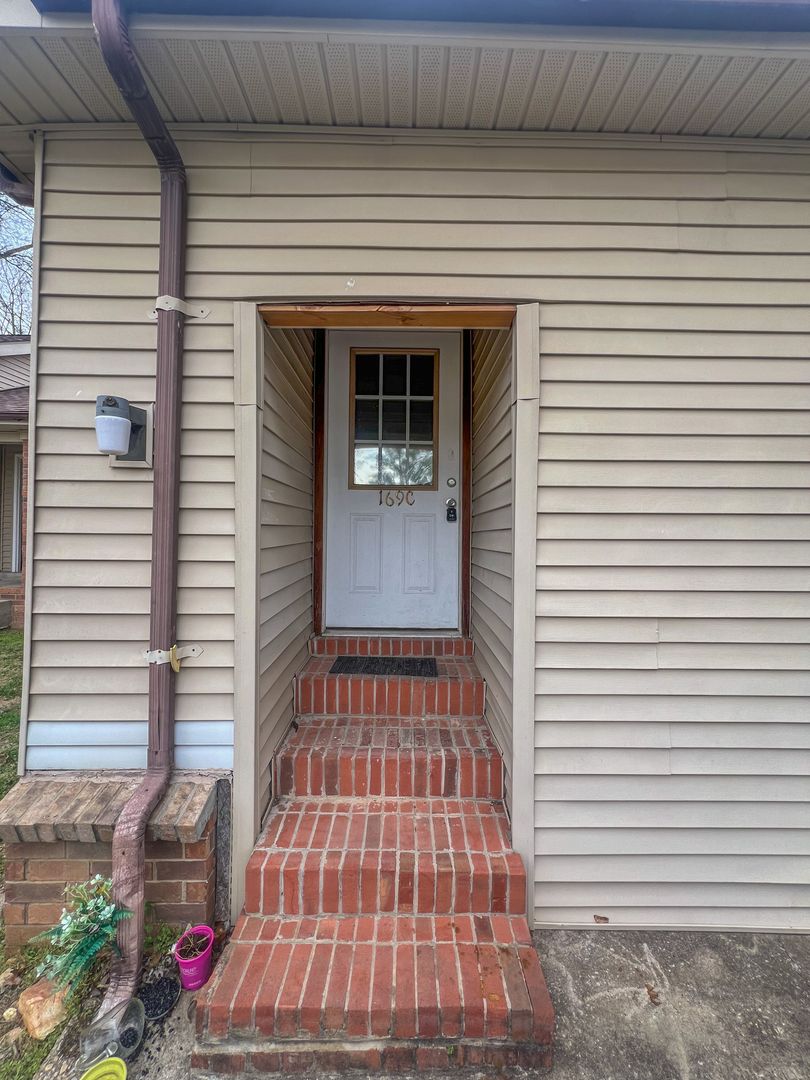Clarksville Apartment: Condor Court