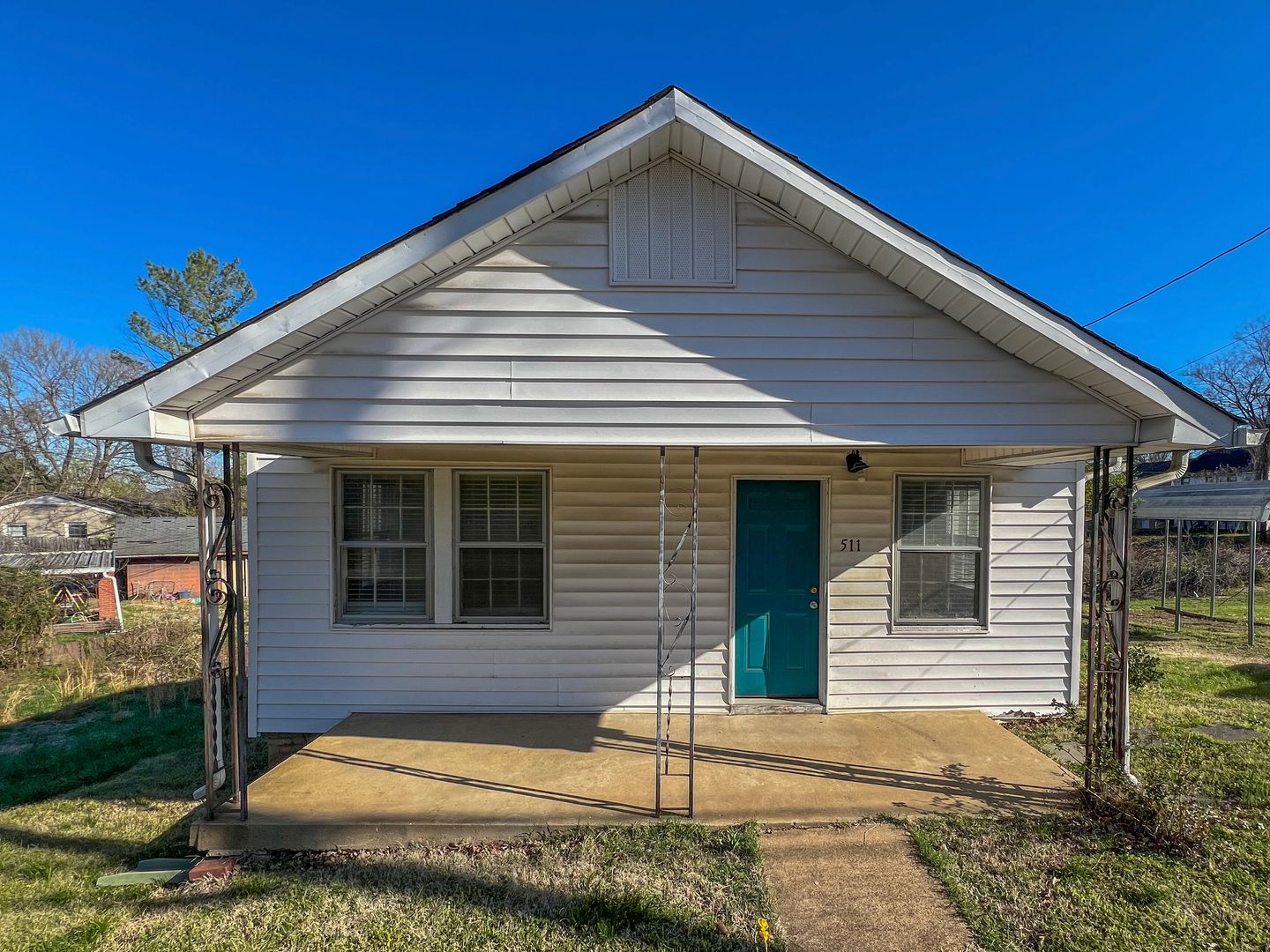 Clarksville House: 511 Crossland Ave