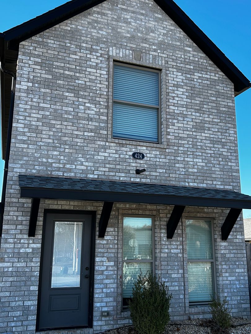 Rogers House: 424 N F. Street