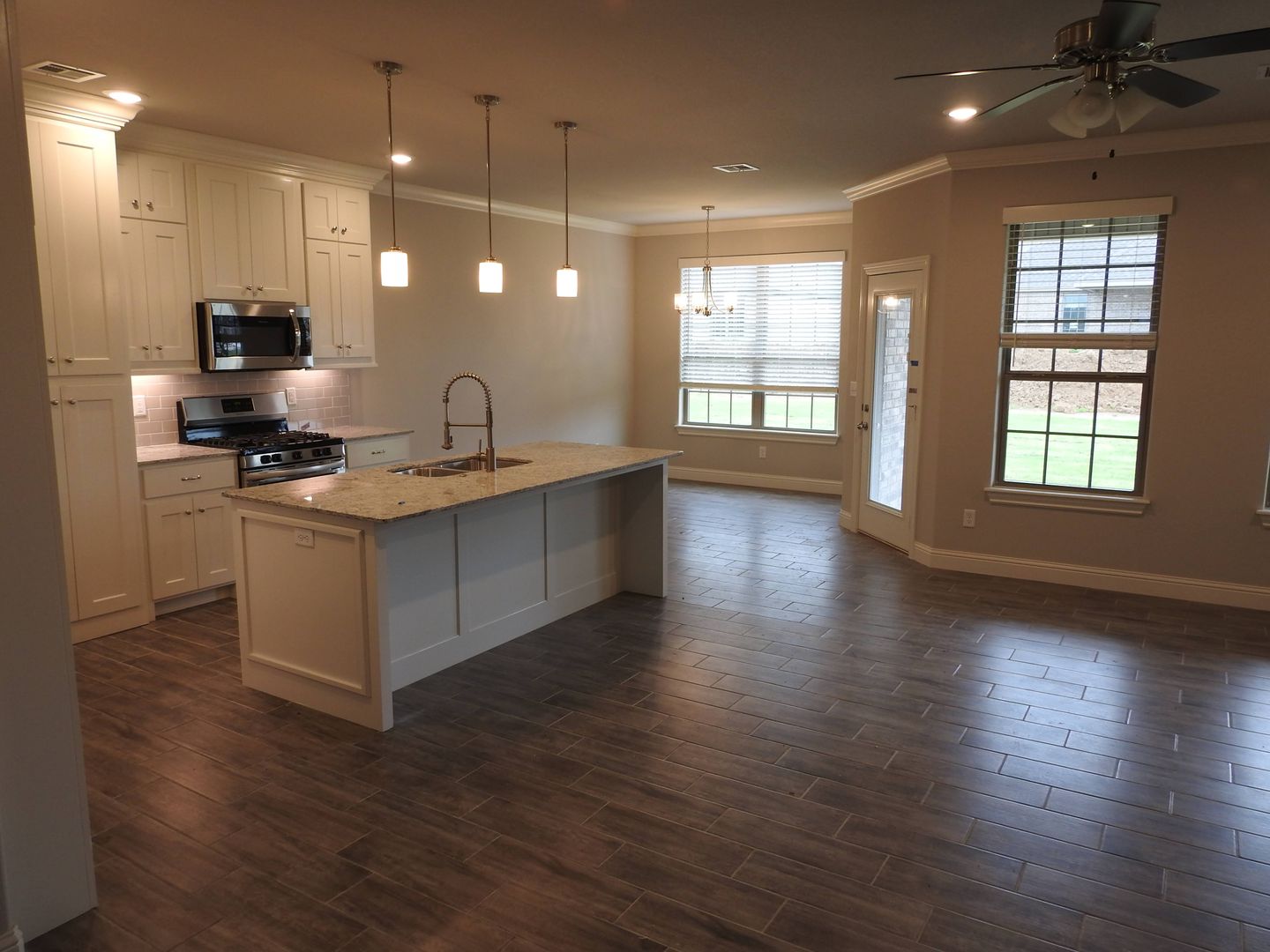 Centerton House: 980 Ashmore Landing Loop