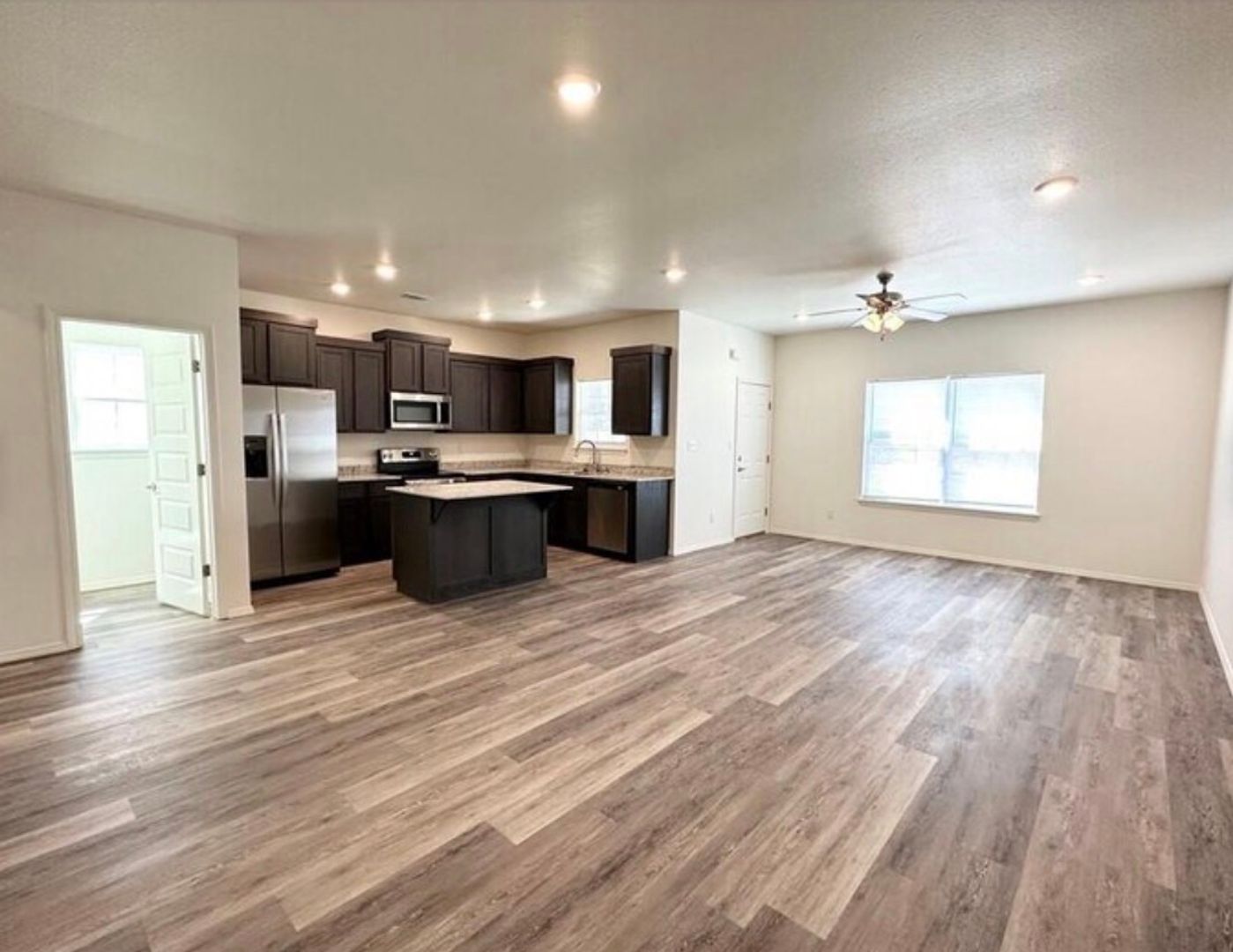 Fayetteville Apartment: 4223 W Santa Fe Street