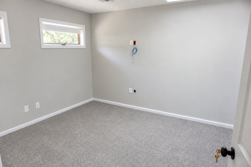 Private Office Space for Lease – Prime Northeast Rogers Location