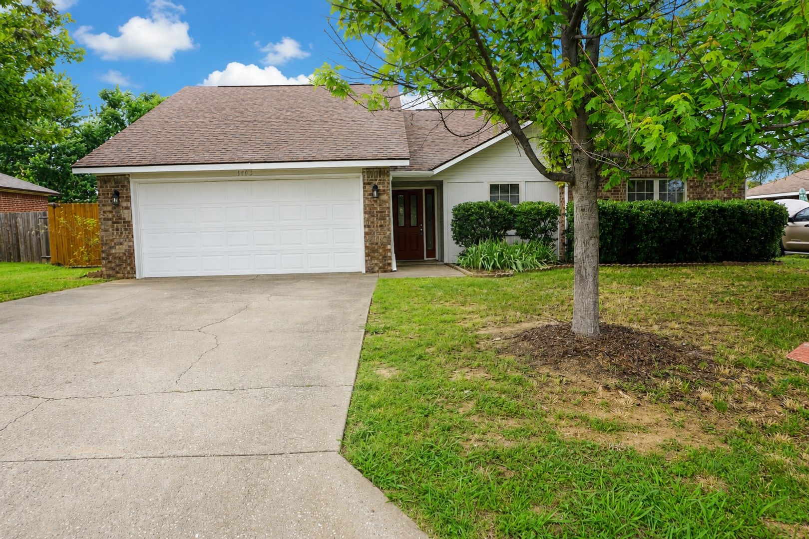 Bentonville House: 1403 SE 21st Street