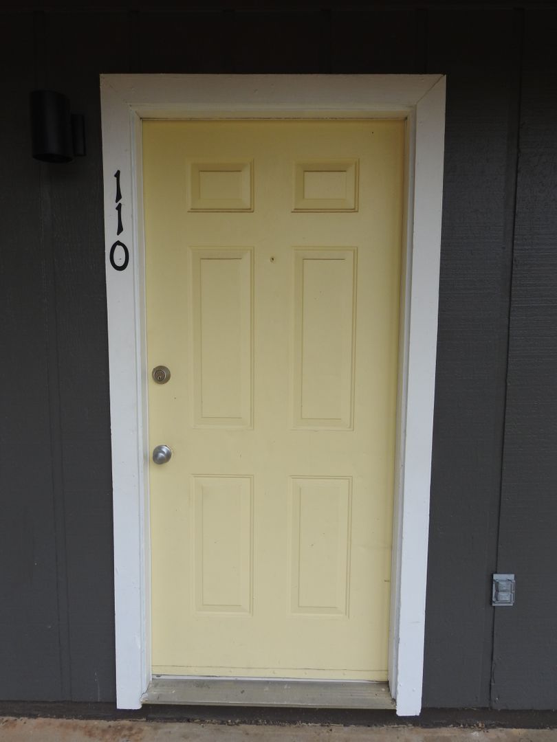 Fayetteville Apartment: 1935 W Stone Street