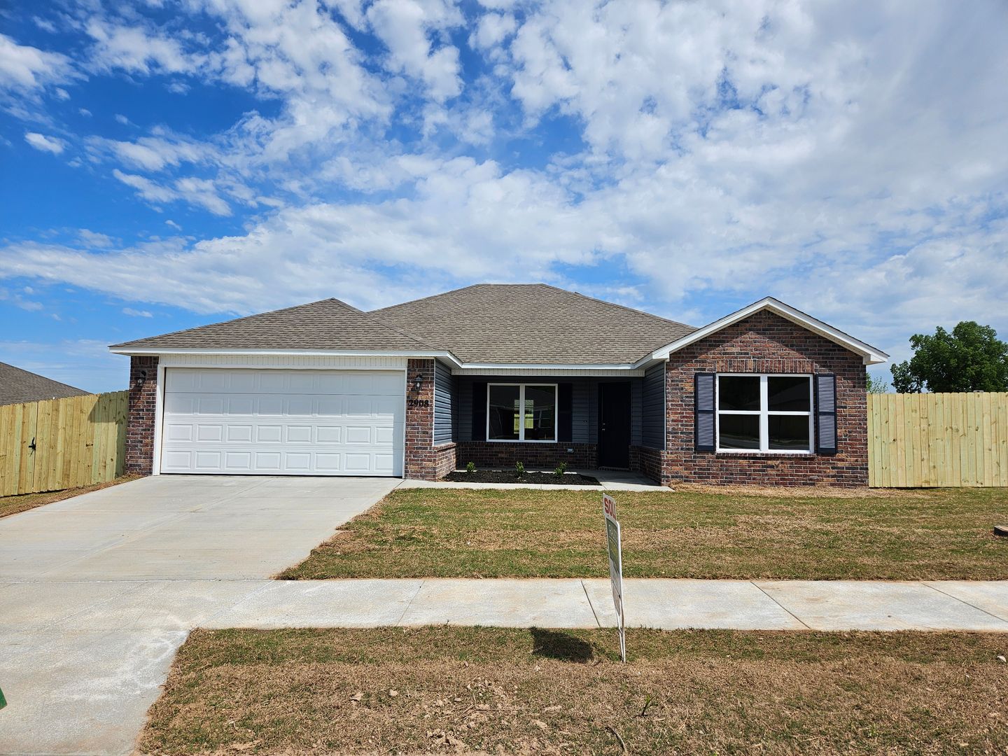 Fayetteville House: 2908 W Obsidian Street