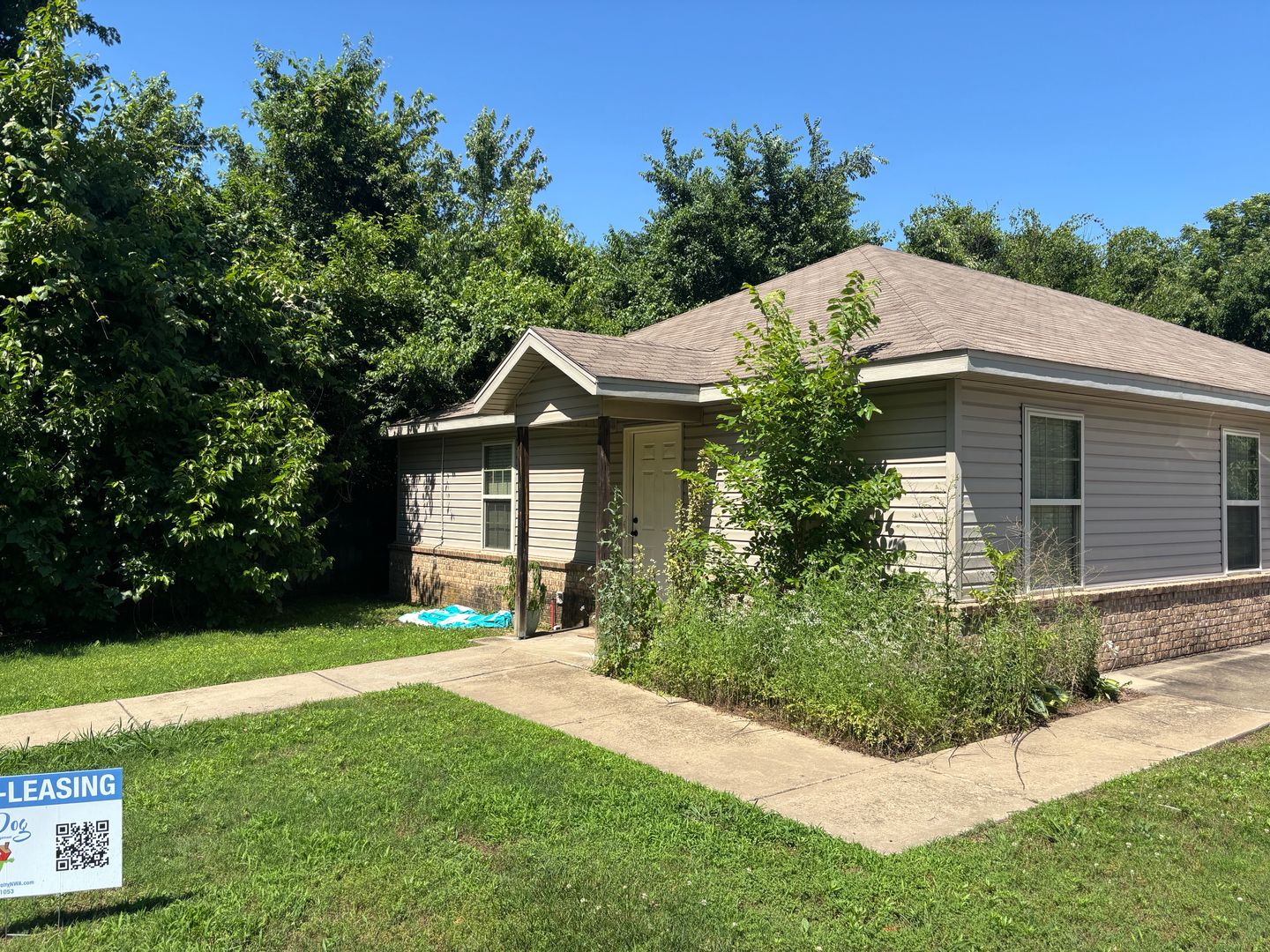 Fayetteville Apartment: Trinity Drive