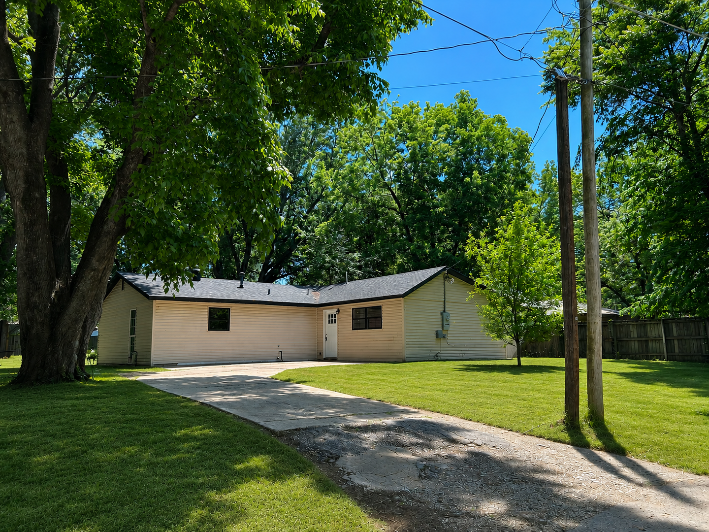 Farmington House: 72 Bois D Arc