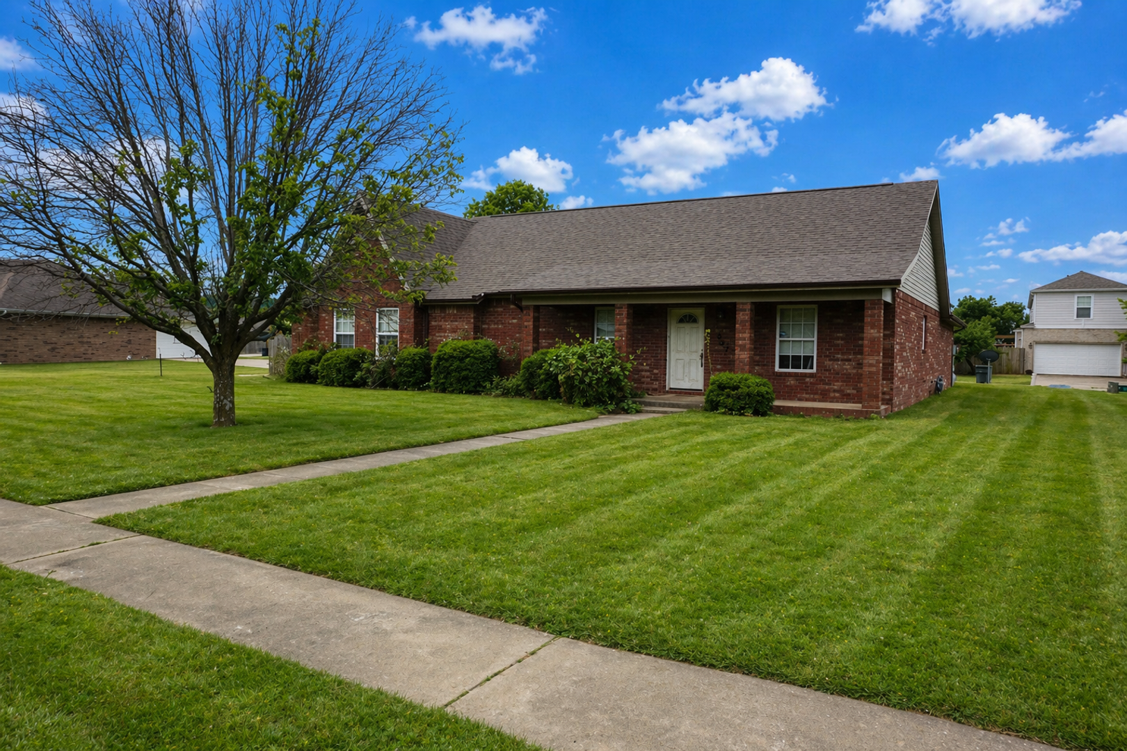 Fayetteville House: 667 N. Meadowlands Drive