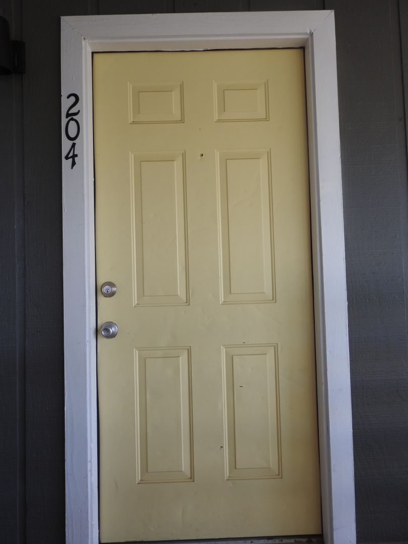 Fayetteville Apartment: 1935 W Stone Street