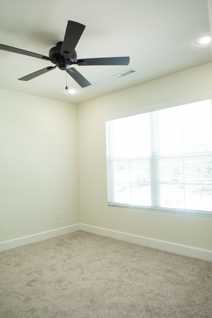 West Fork House: 148 N Centennial Ave