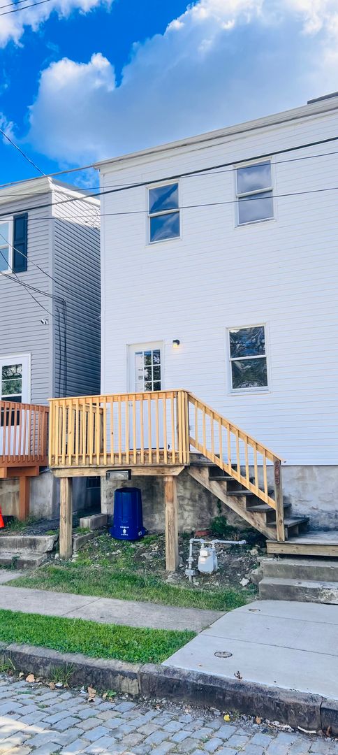 Pittsburgh Apartment: 605 Chess Street