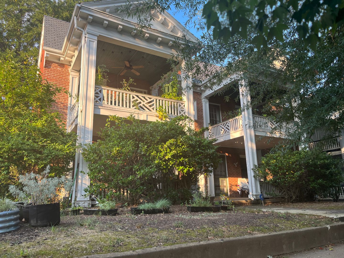 Richmond Apartment: 3228 W. Grace St